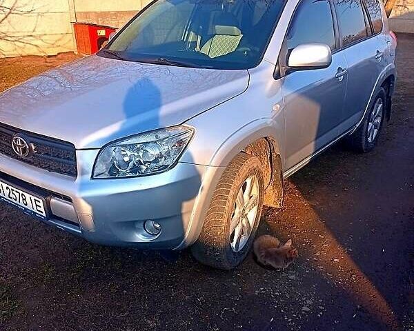 Серый Тойота РАВ 4, объемом двигателя 2.4 л и пробегом 270 тыс. км за 8400 $, фото 10 на Automoto.ua