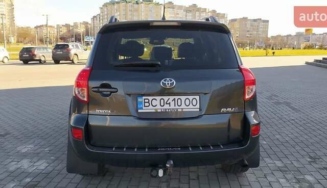 Серый Тойота РАВ 4, объемом двигателя 2.2 л и пробегом 255 тыс. км за 11500 $, фото 3 на Automoto.ua