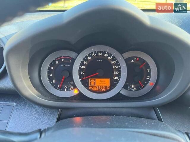 Серый Тойота РАВ 4, объемом двигателя 2.23 л и пробегом 310 тыс. км за 8800 $, фото 16 на Automoto.ua