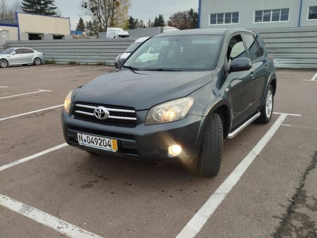 Серый Тойота РАВ 4, объемом двигателя 2.2 л и пробегом 296 тыс. км за 4200 $, фото 1 на Automoto.ua