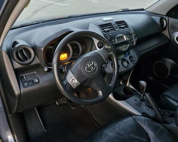 Сірий Тойота РАВ 4, об'ємом двигуна 2 л та пробігом 190 тис. км за 8999 $, фото 12 на Automoto.ua