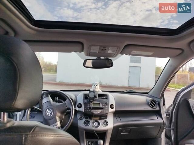 Сірий Тойота РАВ 4, об'ємом двигуна 2 л та пробігом 196 тис. км за 9100 $, фото 14 на Automoto.ua