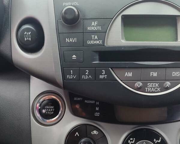 Серый Тойота РАВ 4, объемом двигателя 2 л и пробегом 424 тыс. км за 9000 $, фото 18 на Automoto.ua