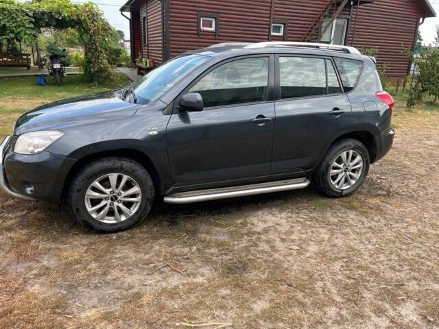 Серый Тойота РАВ 4, объемом двигателя 2.2 л и пробегом 307 тыс. км за 8100 $, фото 1 на Automoto.ua