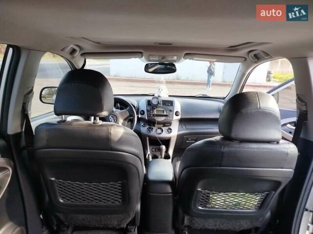 Сірий Тойота РАВ 4, об'ємом двигуна 2 л та пробігом 196 тис. км за 9100 $, фото 17 на Automoto.ua