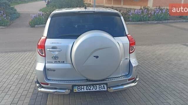 Серый Тойота РАВ 4, объемом двигателя 2.36 л и пробегом 213 тыс. км за 8500 $, фото 4 на Automoto.ua