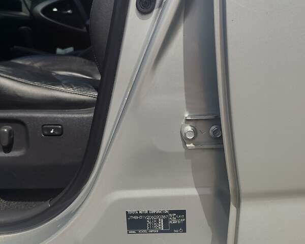 Серый Тойота РАВ 4, объемом двигателя 2 л и пробегом 424 тыс. км за 9000 $, фото 13 на Automoto.ua