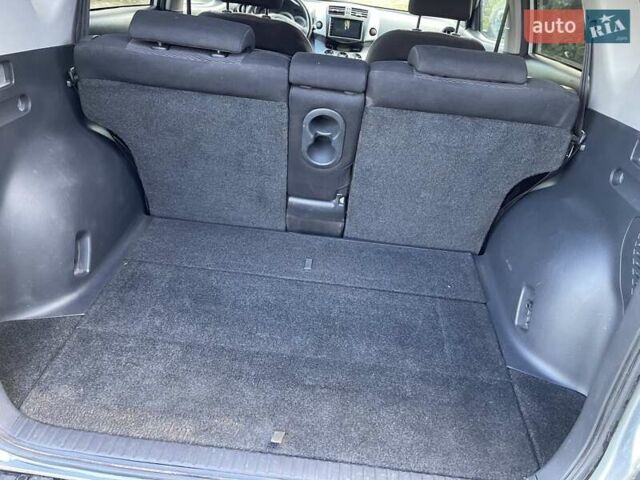 Серый Тойота РАВ 4, объемом двигателя 2.2 л и пробегом 264 тыс. км за 7500 $, фото 12 на Automoto.ua