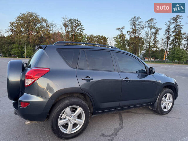 Сірий Тойота РАВ 4, об'ємом двигуна 2 л та пробігом 260 тис. км за 8700 $, фото 9 на Automoto.ua