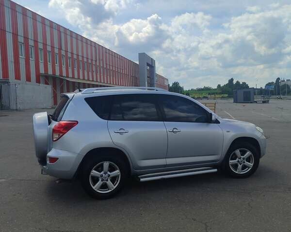 Серый Тойота РАВ 4, объемом двигателя 2 л и пробегом 424 тыс. км за 9000 $, фото 3 на Automoto.ua