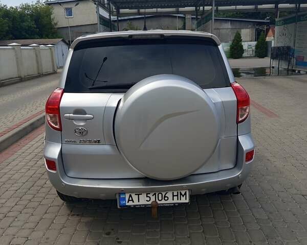Серый Тойота РАВ 4, объемом двигателя 2.2 л и пробегом 257 тыс. км за 9000 $, фото 5 на Automoto.ua