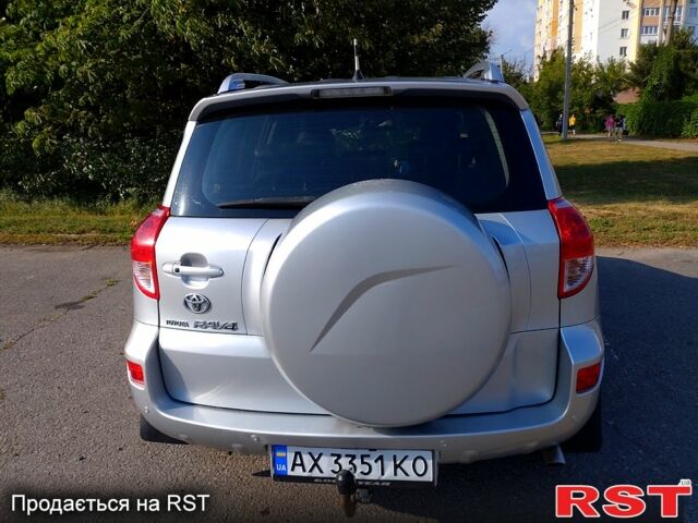 Серый Тойота РАВ 4, объемом двигателя 2 л и пробегом 330 тыс. км за 7900 $, фото 5 на Automoto.ua