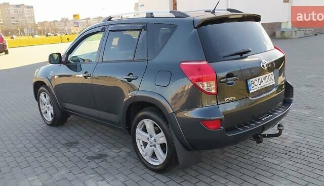 Серый Тойота РАВ 4, объемом двигателя 2.2 л и пробегом 255 тыс. км за 11500 $, фото 8 на Automoto.ua