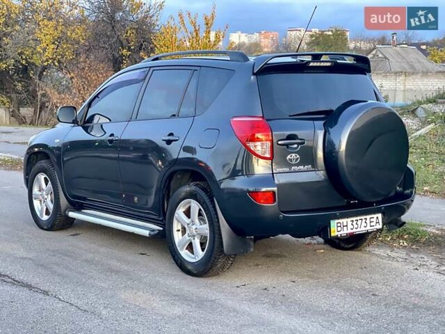 Серый Тойота РАВ 4, объемом двигателя 2 л и пробегом 174 тыс. км за 9600 $, фото 4 на Automoto.ua