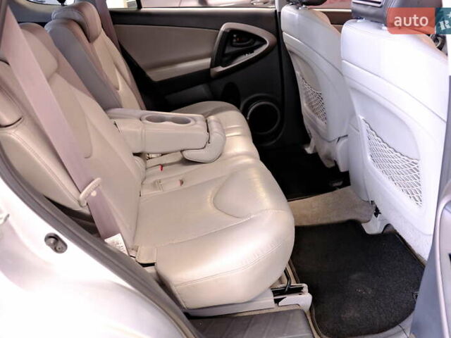 Сірий Тойота РАВ 4, об'ємом двигуна 2.36 л та пробігом 164 тис. км за 9900 $, фото 31 на Automoto.ua