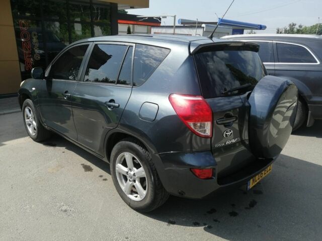 Серый Тойота РАВ 4, объемом двигателя 2 л и пробегом 240 тыс. км за 4500 $, фото 6 на Automoto.ua