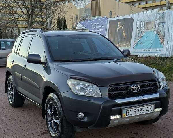 Сірий Тойота РАВ 4, об'ємом двигуна 2 л та пробігом 234 тис. км за 7950 $, фото 1 на Automoto.ua