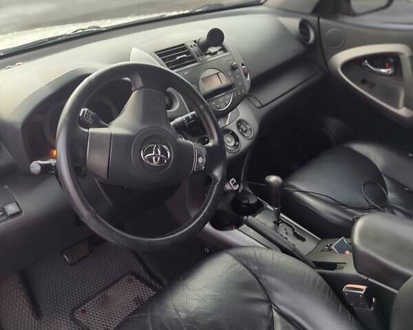 Серый Тойота РАВ 4, объемом двигателя 2 л и пробегом 424 тыс. км за 9000 $, фото 21 на Automoto.ua