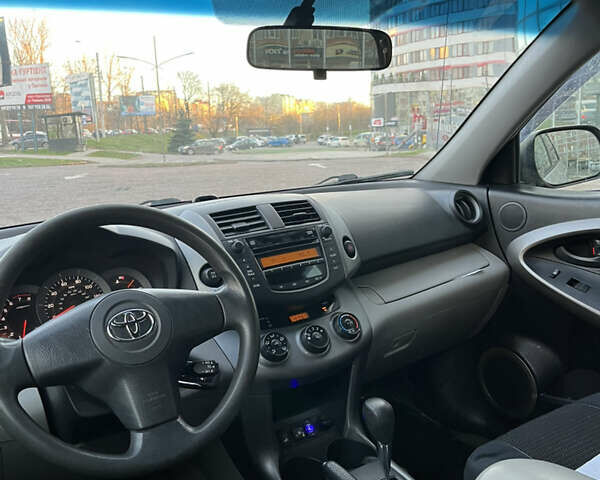 Серый Тойота РАВ 4, объемом двигателя 2.36 л и пробегом 213 тыс. км за 6400 $, фото 13 на Automoto.ua