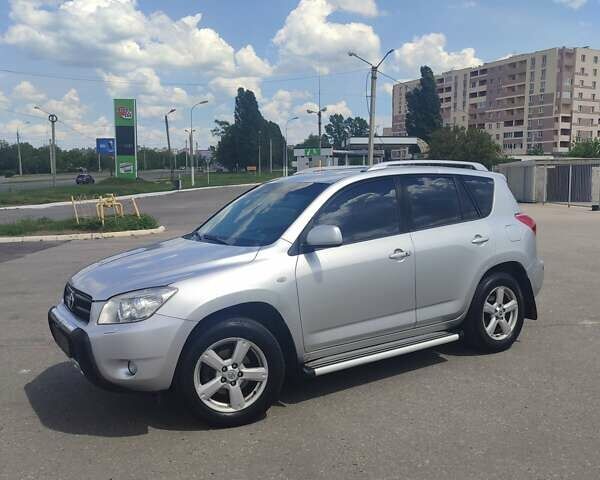 Серый Тойота РАВ 4, объемом двигателя 2 л и пробегом 424 тыс. км за 9000 $, фото 2 на Automoto.ua