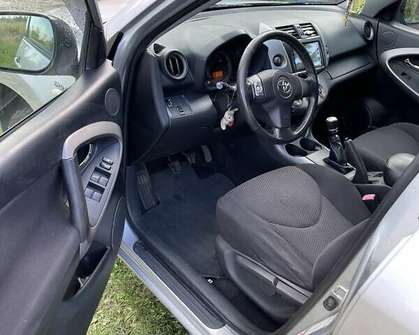 Серый Тойота РАВ 4, объемом двигателя 2.2 л и пробегом 264 тыс. км за 7500 $, фото 11 на Automoto.ua