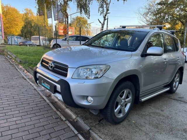 Сірий Тойота РАВ 4, об'ємом двигуна 2 л та пробігом 145 тис. км за 10500 $, фото 2 на Automoto.ua