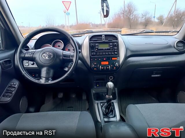 Серый Тойота РАВ 4, объемом двигателя 2 л и пробегом 250 тыс. км за 4250 $, фото 7 на Automoto.ua
