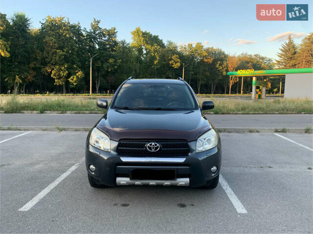 Серый Тойота РАВ 4, объемом двигателя 2 л и пробегом 302 тыс. км за 10450 $, фото 3 на Automoto.ua