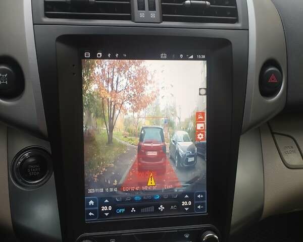 Серый Тойота РАВ 4, объемом двигателя 2.2 л и пробегом 255 тыс. км за 11500 $, фото 58 на Automoto.ua