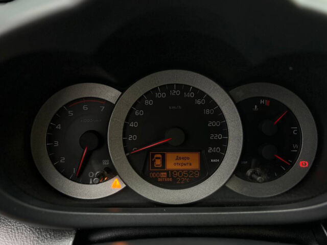Тойота РАВ 4 2006 у Івано-Франківську на Automoto.ua Сірий Тойота РАВ 4, об'ємом двигуна 2.2 л та пробігом 190 тис. км за 9100 $, фото 12 на Automoto.ua