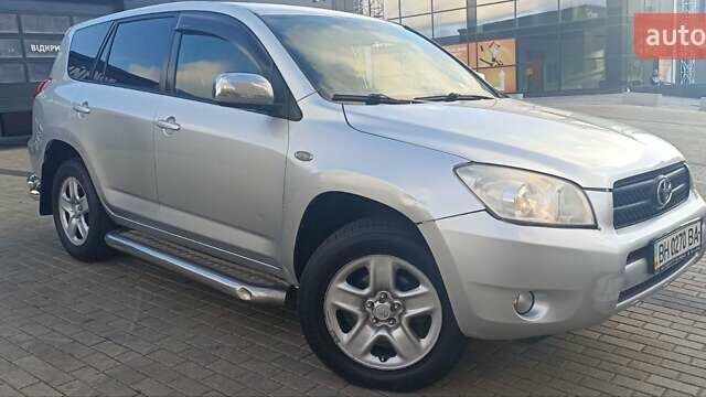 Серый Тойота РАВ 4, объемом двигателя 2.36 л и пробегом 213 тыс. км за 8500 $, фото 7 на Automoto.ua