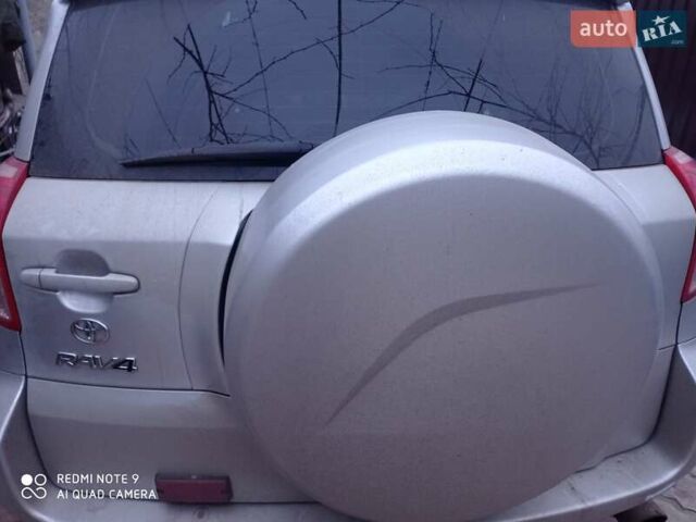 Серый Тойота РАВ 4, объемом двигателя 2.4 л и пробегом 210 тыс. км за 9500 $, фото 6 на Automoto.ua
