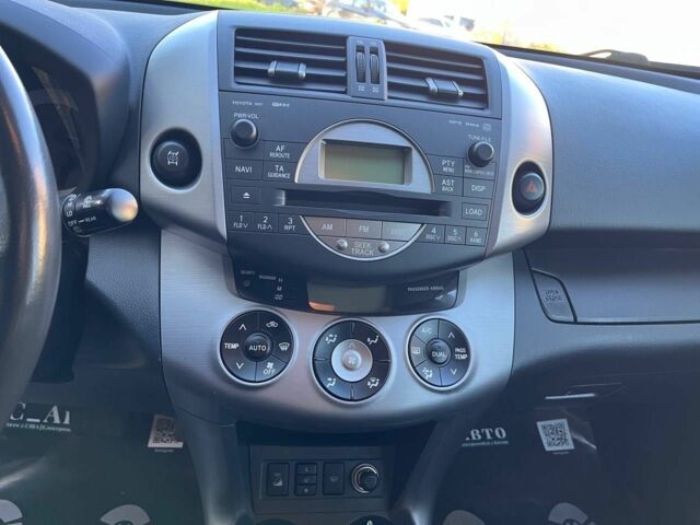 Сірий Тойота РАВ 4, об'ємом двигуна 2 л та пробігом 145 тис. км за 10500 $, фото 19 на Automoto.ua