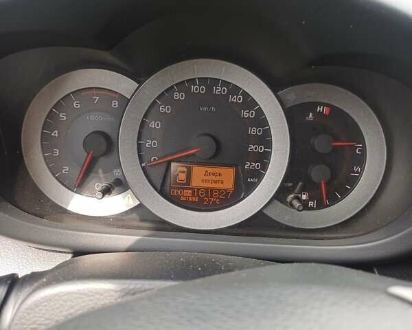 Серый Тойота РАВ 4, объемом двигателя 2 л и пробегом 162 тыс. км за 9900 $, фото 6 на Automoto.ua