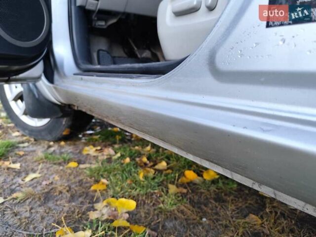Серый Тойота РАВ 4, объемом двигателя 2.4 л и пробегом 283 тыс. км за 8200 $, фото 18 на Automoto.ua