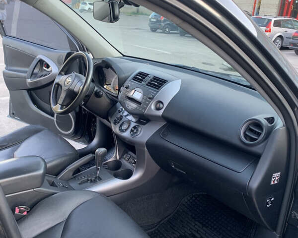 Серый Тойота РАВ 4, объемом двигателя 2 л и пробегом 302 тыс. км за 10450 $, фото 24 на Automoto.ua