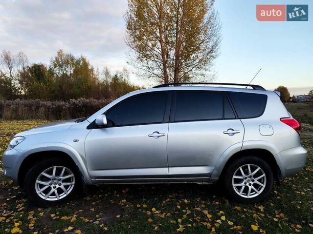 Серый Тойота РАВ 4, объемом двигателя 2.4 л и пробегом 283 тыс. км за 8200 $, фото 14 на Automoto.ua