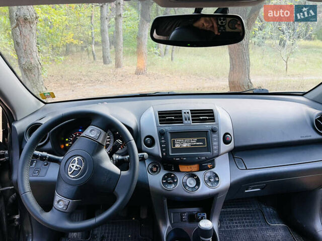 Серый Тойота РАВ 4, объемом двигателя 2.2 л и пробегом 300 тыс. км за 7300 $, фото 21 на Automoto.ua