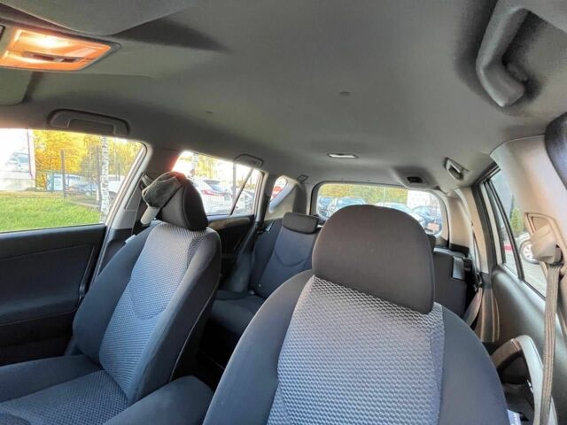 Сірий Тойота РАВ 4, об'ємом двигуна 2 л та пробігом 145 тис. км за 10500 $, фото 21 на Automoto.ua