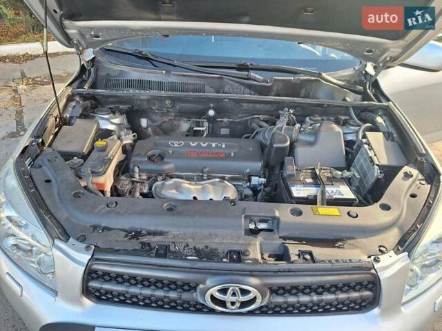 Серый Тойота РАВ 4, объемом двигателя 2 л и пробегом 146 тыс. км за 10600 $, фото 6 на Automoto.ua