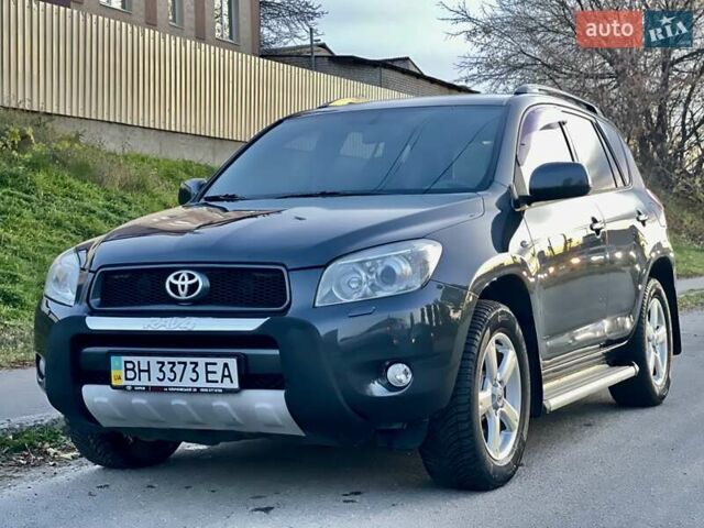 Серый Тойота РАВ 4, объемом двигателя 2 л и пробегом 174 тыс. км за 9600 $, фото 2 на Automoto.ua