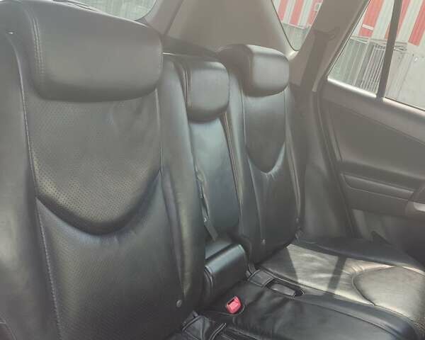 Серый Тойота РАВ 4, объемом двигателя 2 л и пробегом 424 тыс. км за 9000 $, фото 9 на Automoto.ua