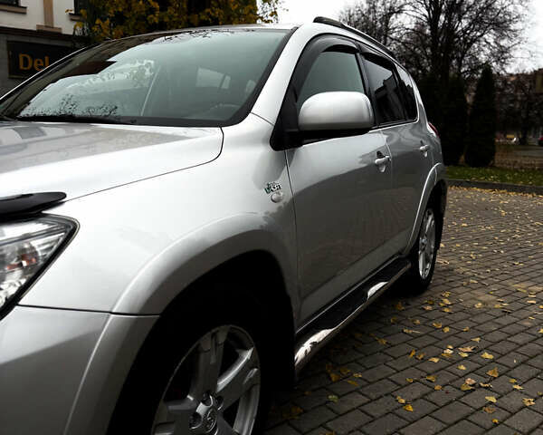 Серый Тойота РАВ 4, объемом двигателя 2.2 л и пробегом 271 тыс. км за 9500 $, фото 5 на Automoto.ua