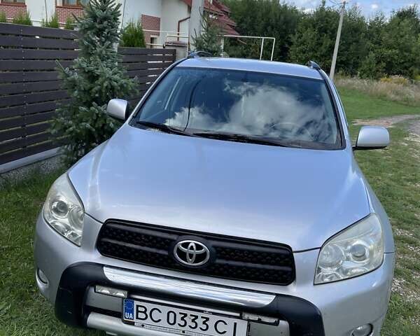 Серый Тойота РАВ 4, объемом двигателя 2.2 л и пробегом 264 тыс. км за 7500 $, фото 5 на Automoto.ua