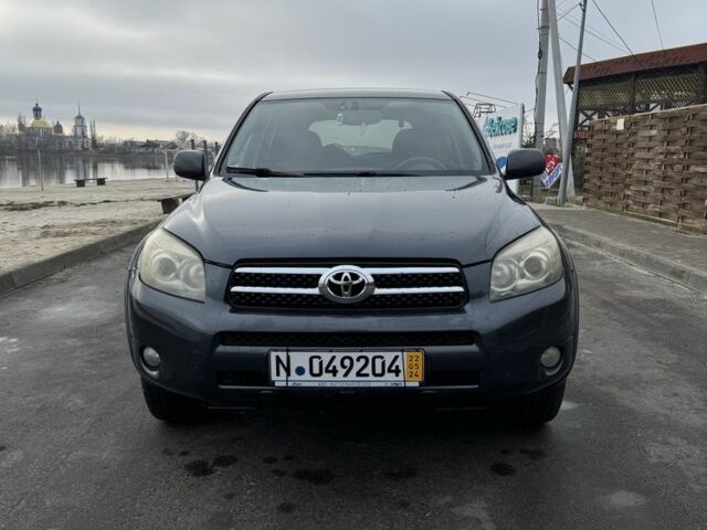 Сірий Тойота РАВ 4, об'ємом двигуна 2.2 л та пробігом 237 тис. км за 4900 $, фото 5 на Automoto.ua