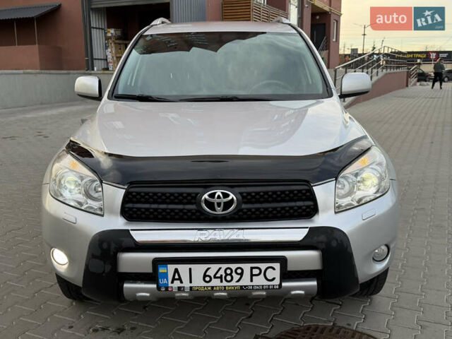 Сірий Тойота РАВ 4, об'ємом двигуна 2 л та пробігом 238 тис. км за 9999 $, фото 1 на Automoto.ua