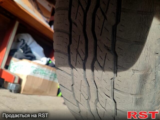 Сірий Тойота РАВ 4, об'ємом двигуна 2 л та пробігом 149 тис. км за 9370 $, фото 5 на Automoto.ua