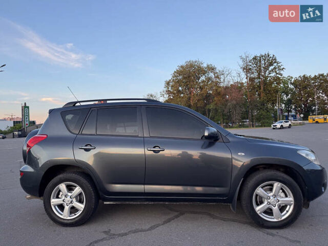 Серый Тойота РАВ 4, объемом двигателя 2 л и пробегом 260 тыс. км за 8700 $, фото 5 на Automoto.ua