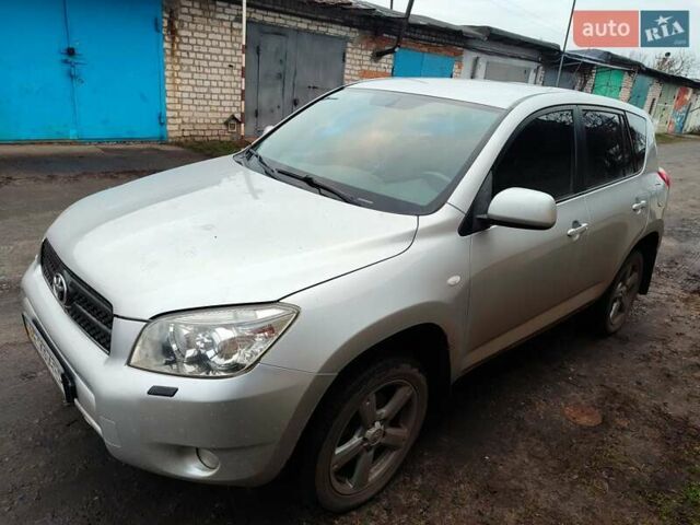 Серый Тойота РАВ 4, объемом двигателя 2 л и пробегом 160 тыс. км за 9300 $, фото 1 на Automoto.ua