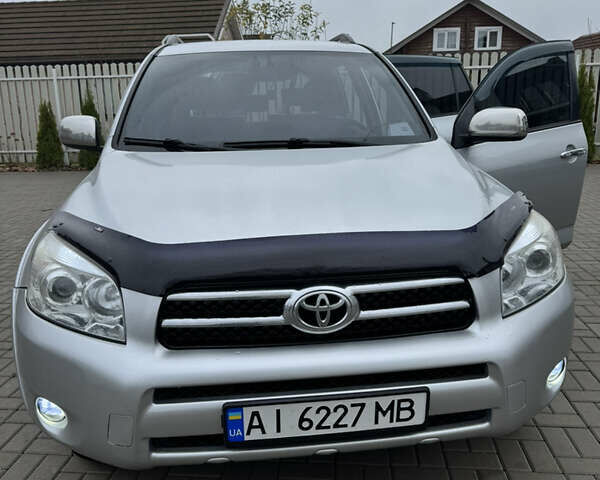 Серый Тойота РАВ 4, объемом двигателя 2.23 л и пробегом 343 тыс. км за 8100 $, фото 2 на Automoto.ua